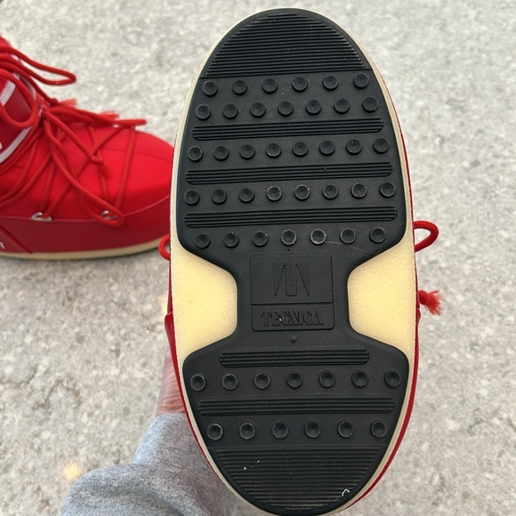 Super Fun Moon Boots! - Picture 3 of 5